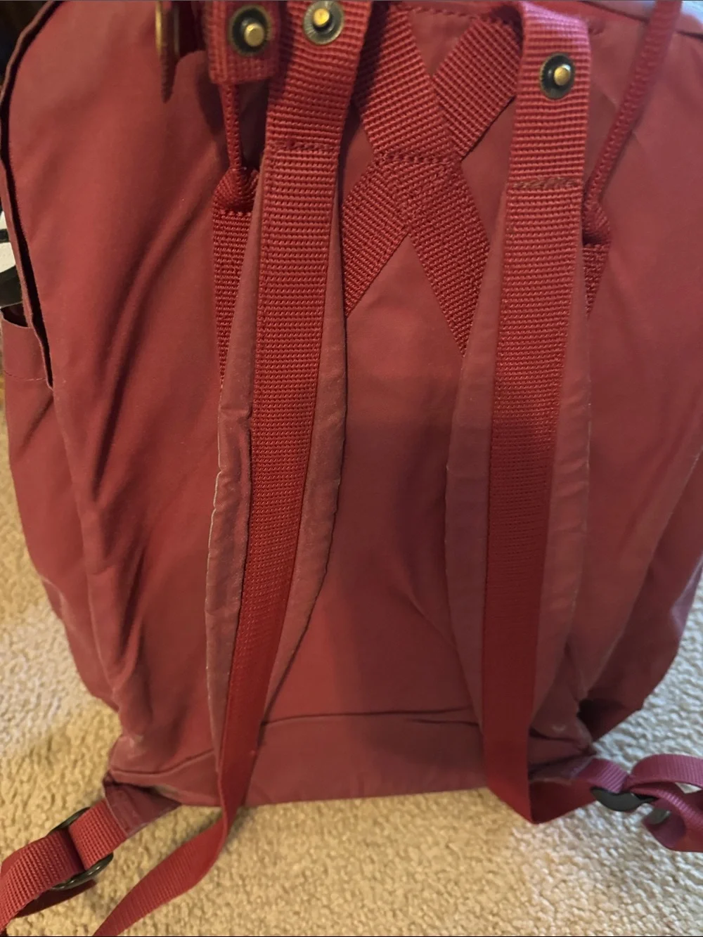 Fjallraven Kånken Backpack in Burgundy